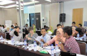  Trainees debating application of RECP for water management in hotels. Tangerang, 6-7 September 2016.